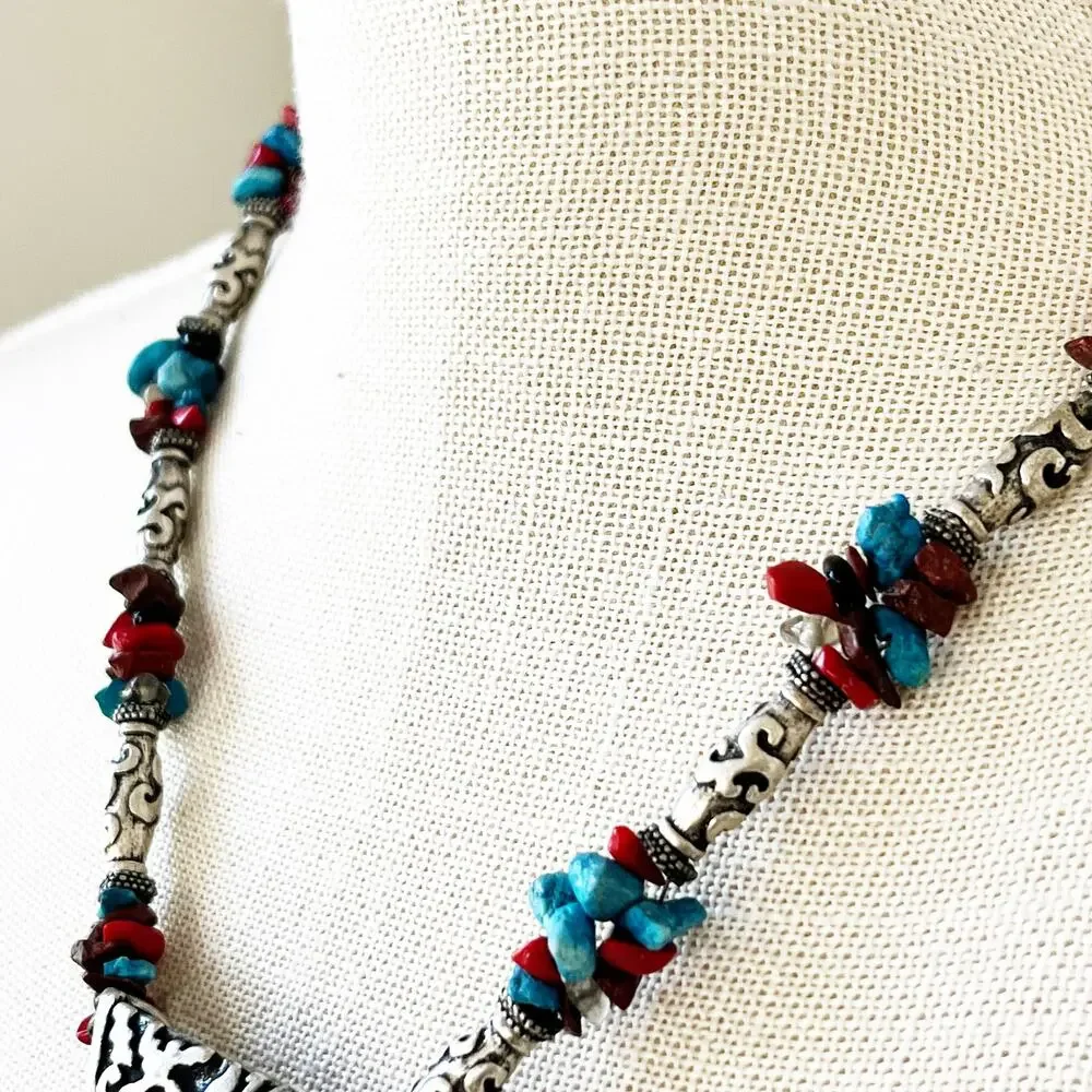 Chico’s Silver Textured Pendant Necklace